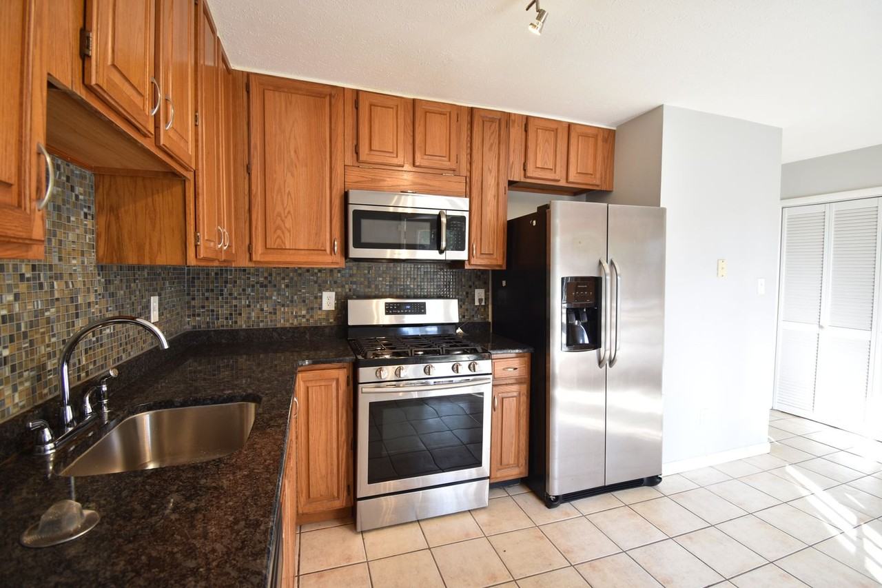 5151 Queensdale Dr - Photo 5 of 16