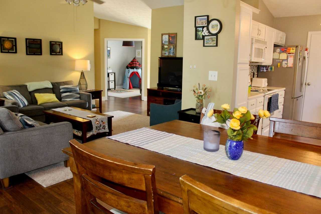 4121 Langley Dr - Photo 7 of 34