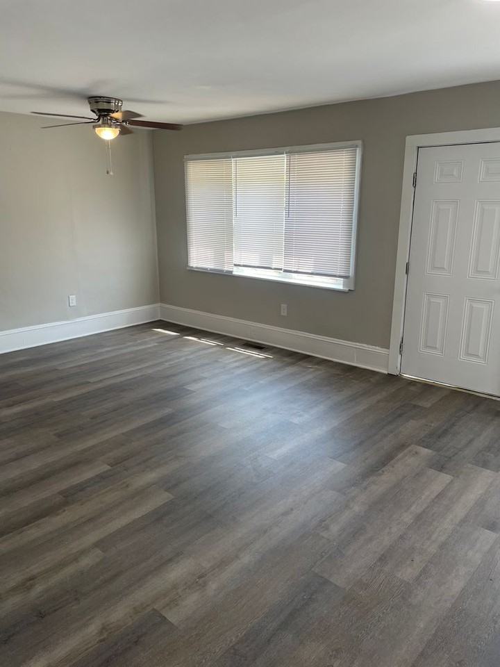 122 Dellabrook Rd - Photo 4 of 11