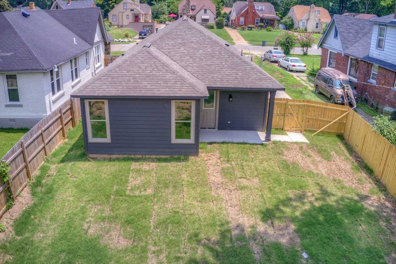 909 N Avalon St - Photo 5 of 18