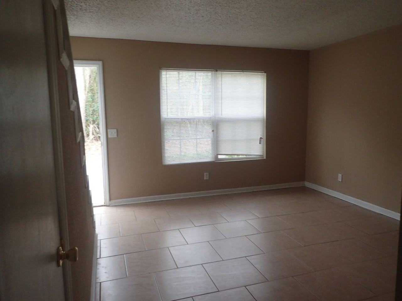 1305 Breckenridge Dr #11 - Photo 2 of 16