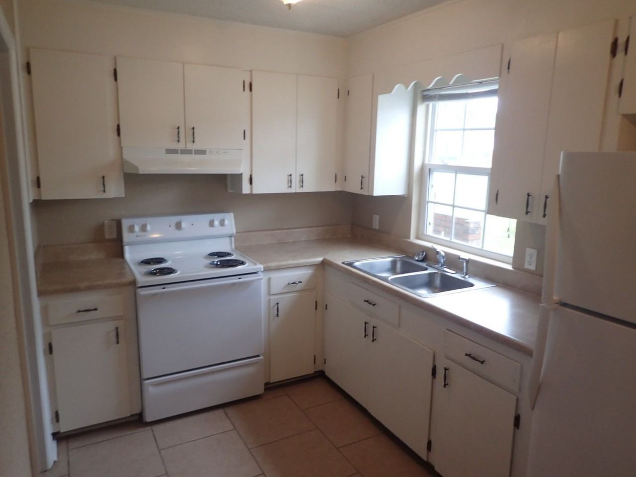 1305 Breckenridge Dr #11 - Photo 5 of 16
