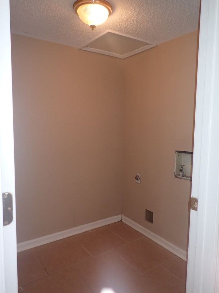 1305 Breckenridge Dr #11 - Photo 6 of 16
