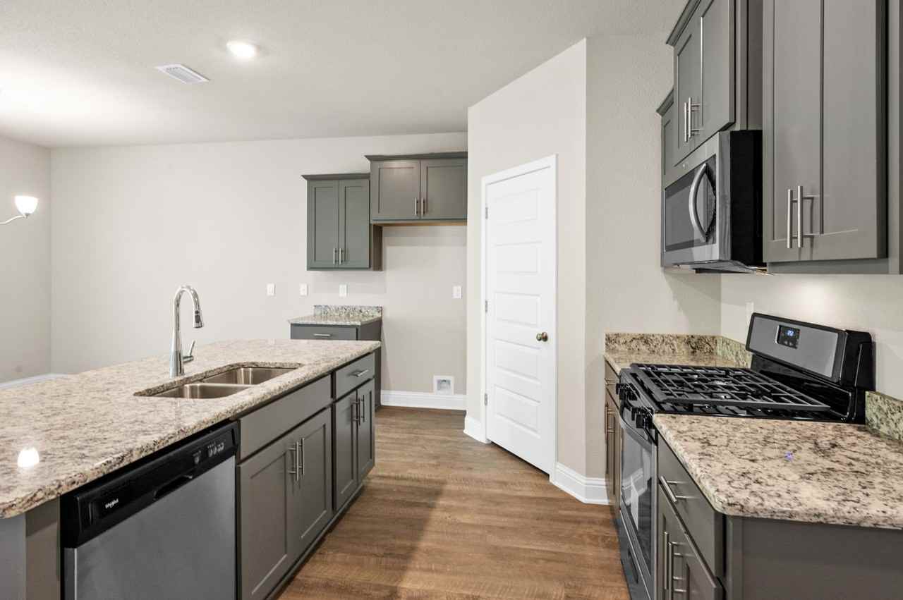 431 Gemini St - Photo 3 of 29