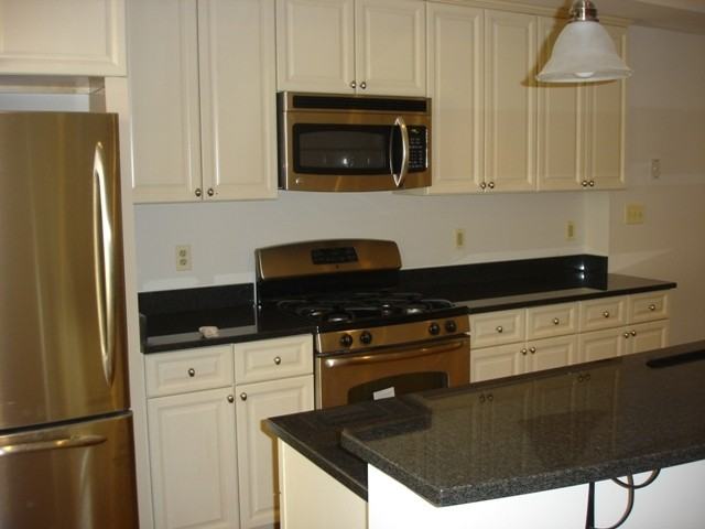 3524 Elliott St - Photo 4 of 22