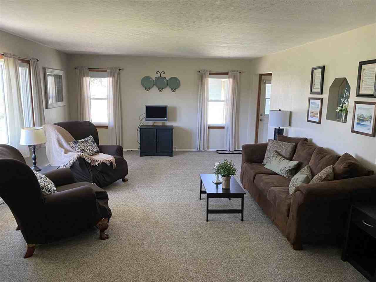 13791 Adams Rd - Photo 3 of 19