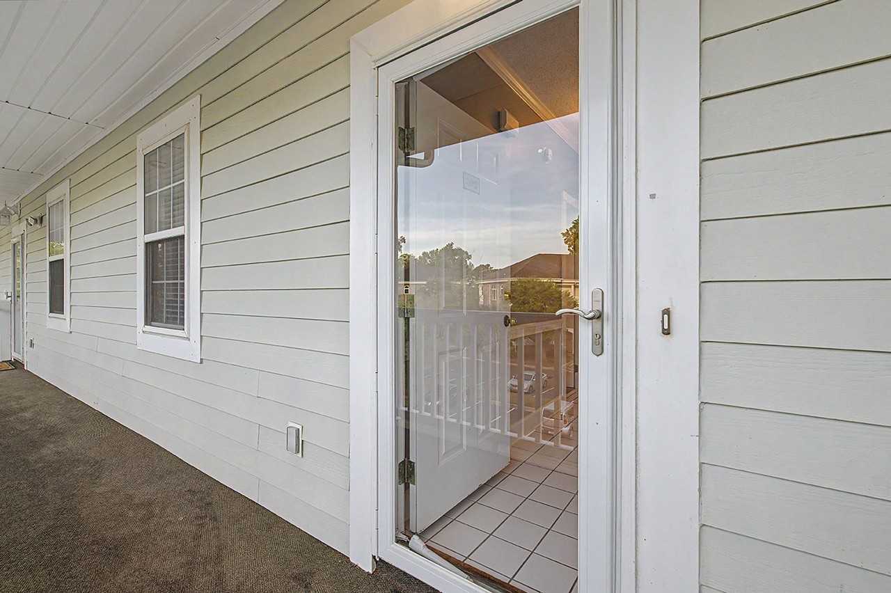 670 Riverwalk Dr #302 - Photo 3 of 33