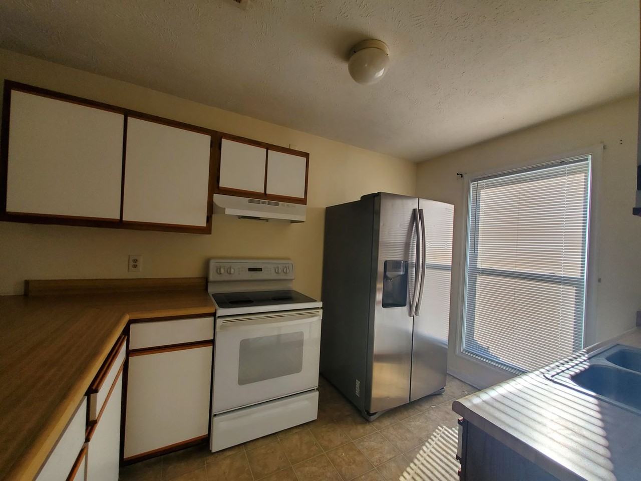 5705 Aftonshire Dr - Photo 3 of 24