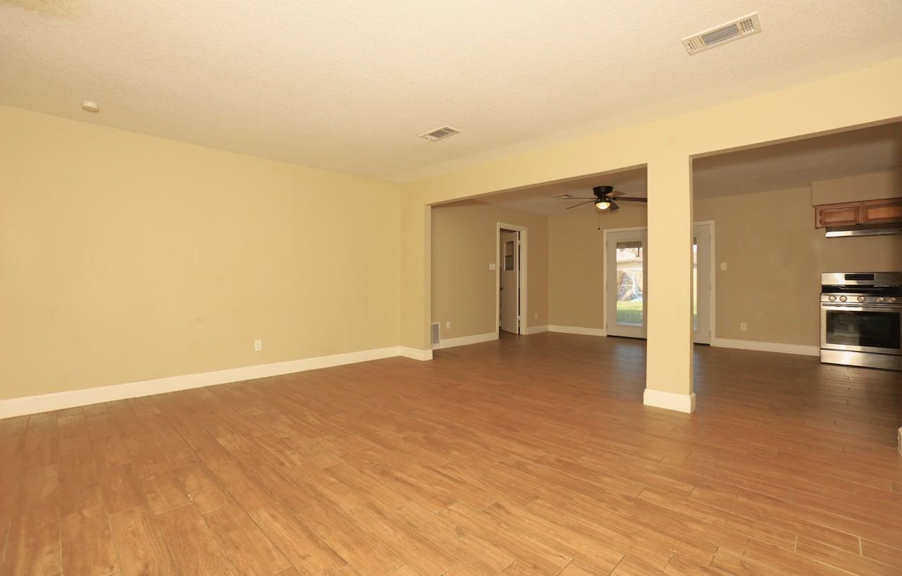 103 E Meadow Ln #1 - Photo 2 of 10