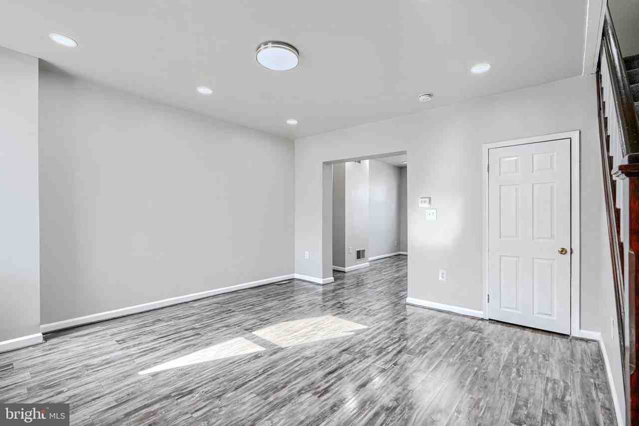 3218 Lyndale Ave - Photo 5 of 21