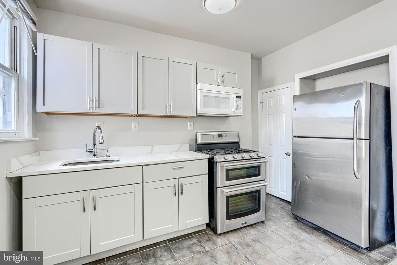 3218 Lyndale Ave - Photo 6 of 21