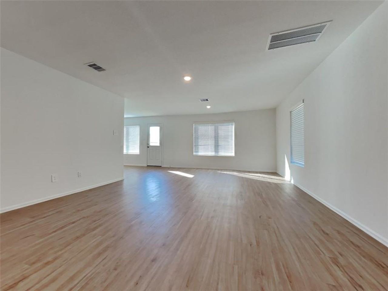 3202 Holly Stokes Way - Photo 4 of 16