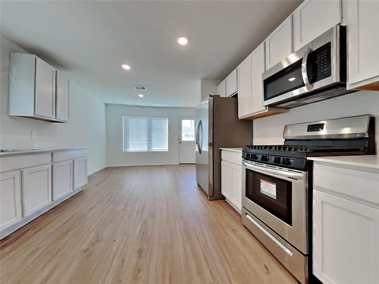 3202 Holly Stokes Way - Photo 5 of 16