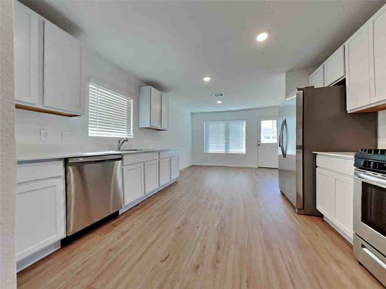 3202 Holly Stokes Way - Photo 7 of 16