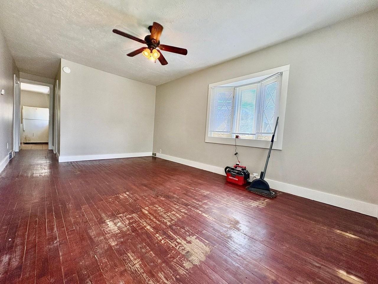 816 S 34th St - Photo 4 of 15