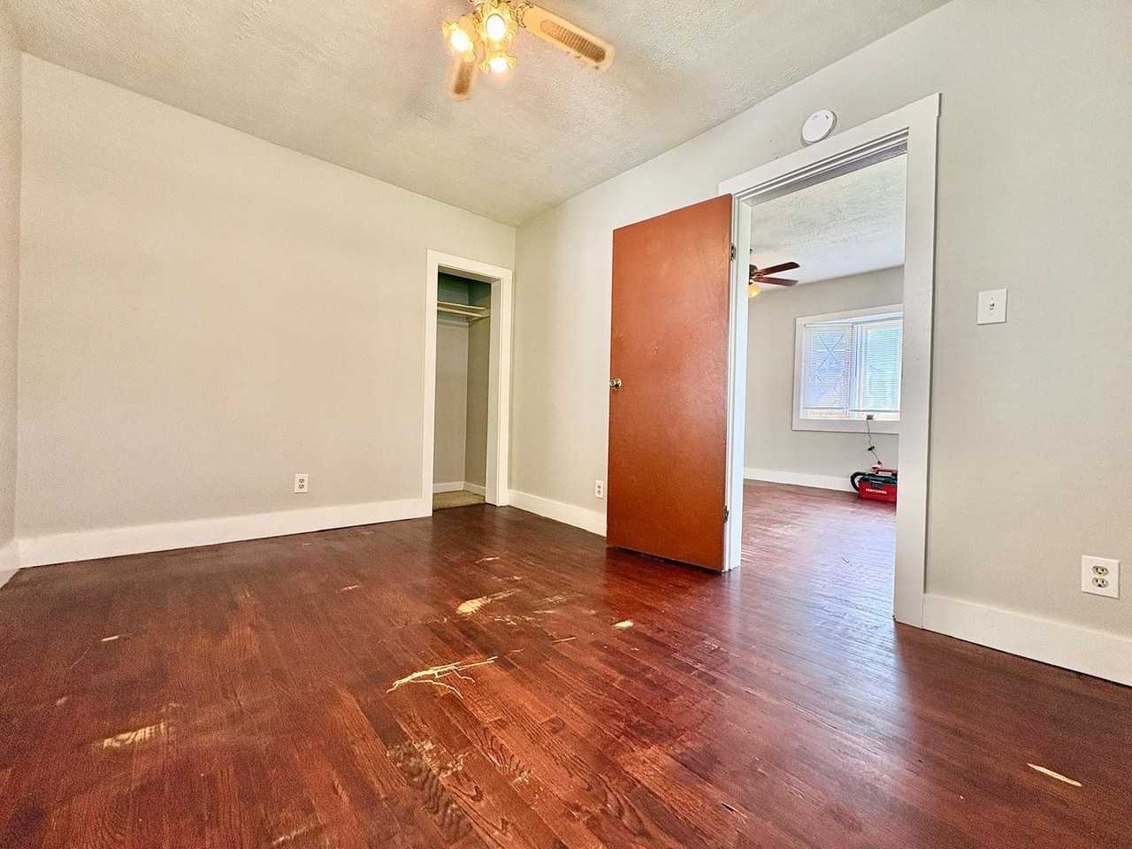 816 S 34th St - Photo 5 of 15