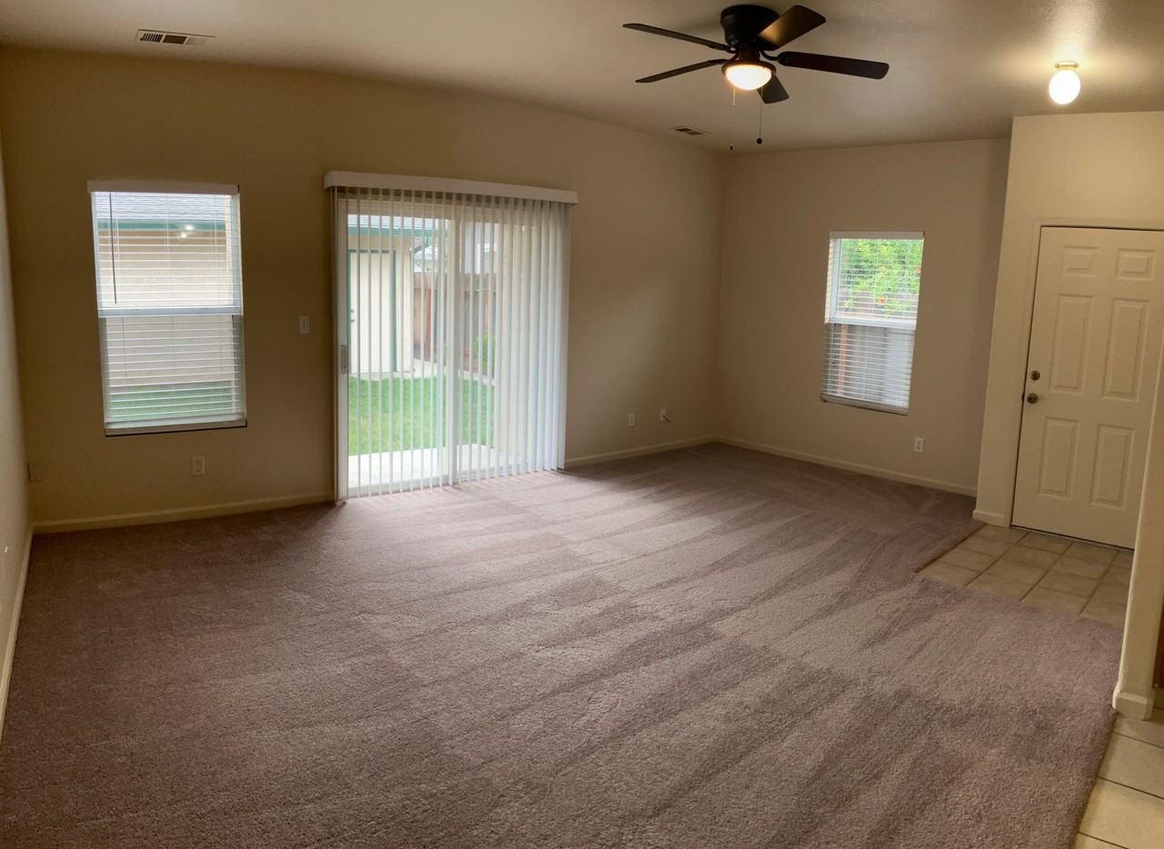 122 Orange Ave - Photo 3 of 16