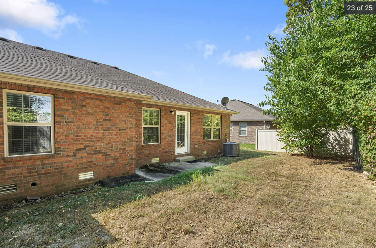 2303 W Bridlewood Trl - Photo 3 of 22