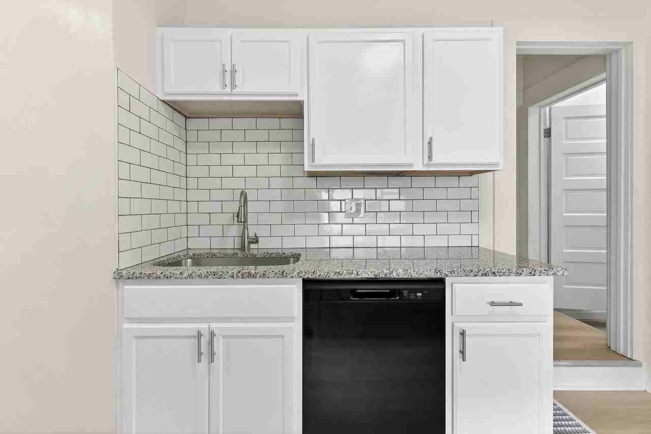 7378 E Main St - Photo 4 of 20