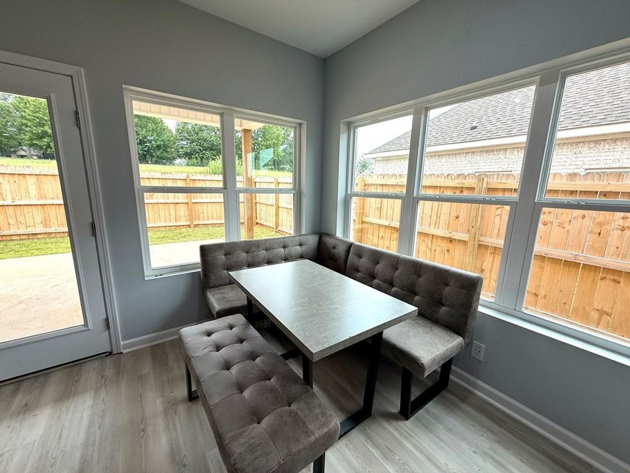 219 Overcup Dr - Photo 5 of 11