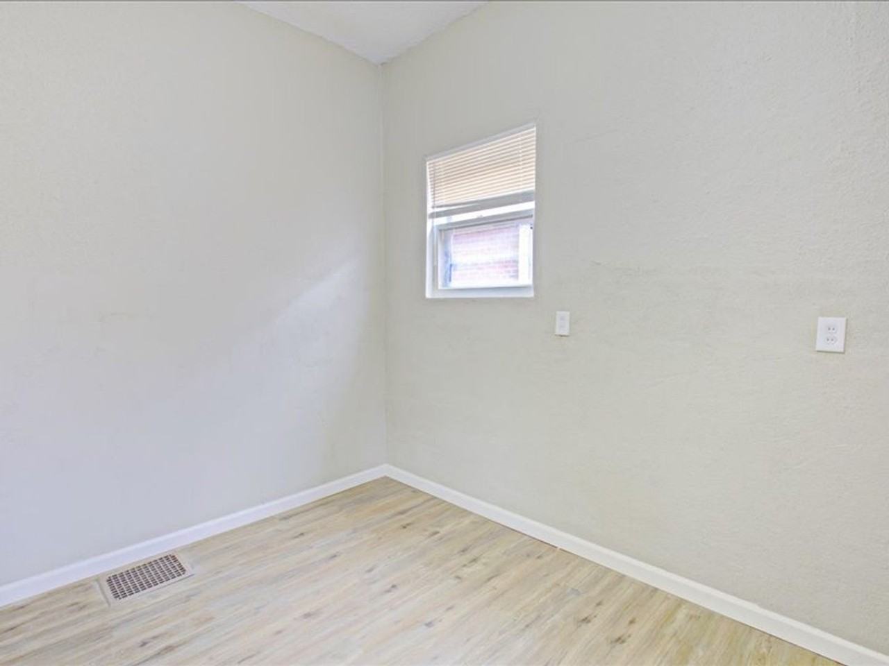 6730 Vermont Ave - Photo 6 of 27