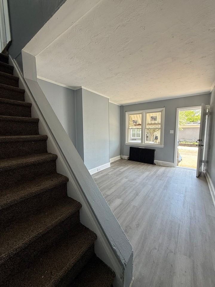 46 Elm St - Photo 4 of 21