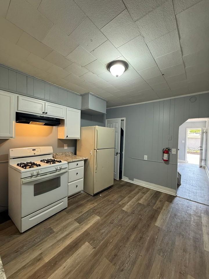 46 Elm St - Photo 5 of 21