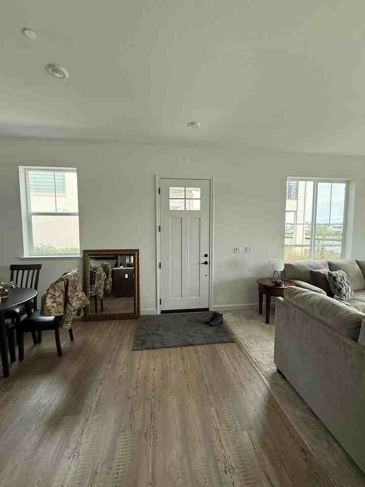 2404 Shore Vis - Photo 3 of 20