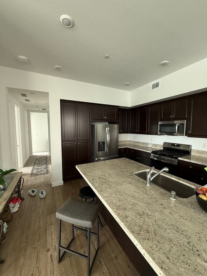 2404 Shore Vis - Photo 6 of 20