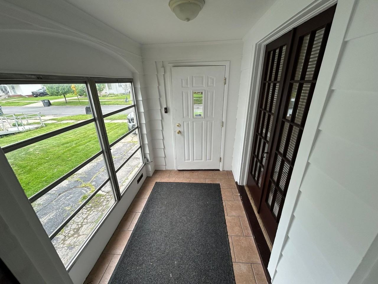 4248 Caroline Ave - Photo 4 of 16