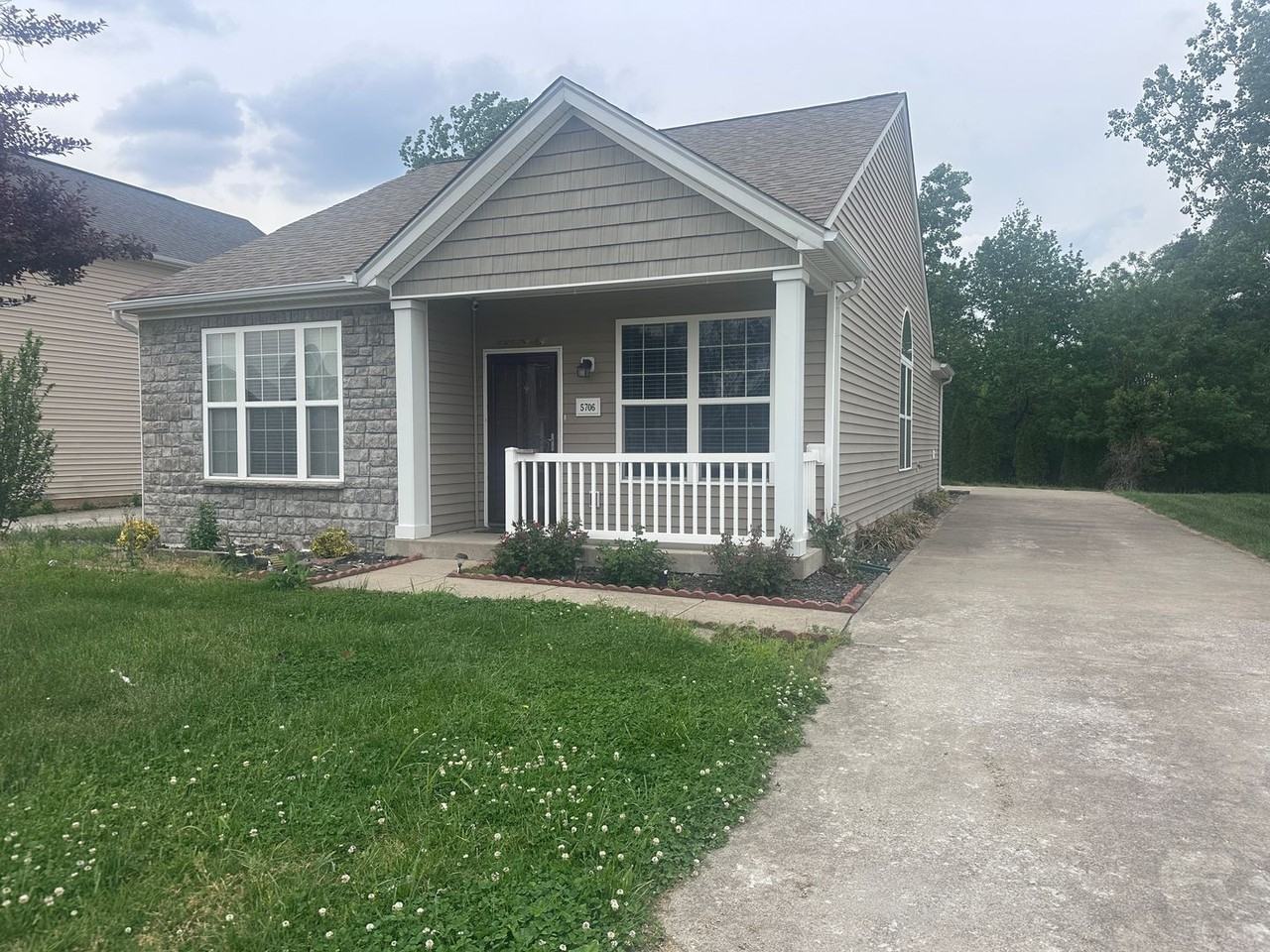 5706 Bannon Crossings Dr - Photo 2 of 22