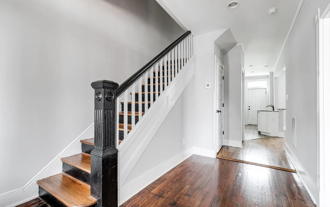 2305 Venable St - Photo 2 of 13