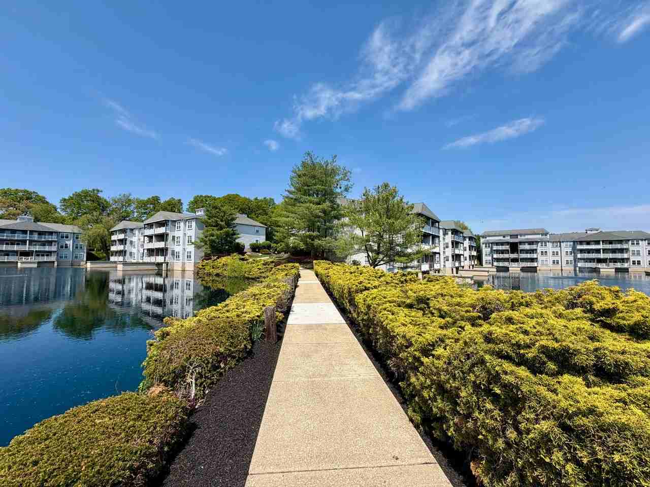 401 Waters Edge Dr - Photo 5 of 12
