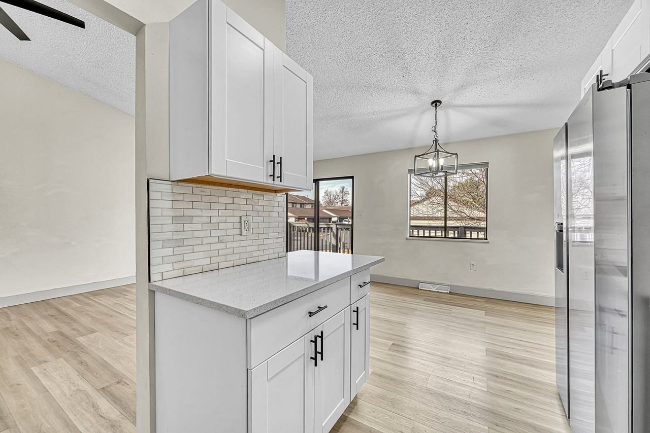 12028 E Harvard Ave - Photo 7 of 29