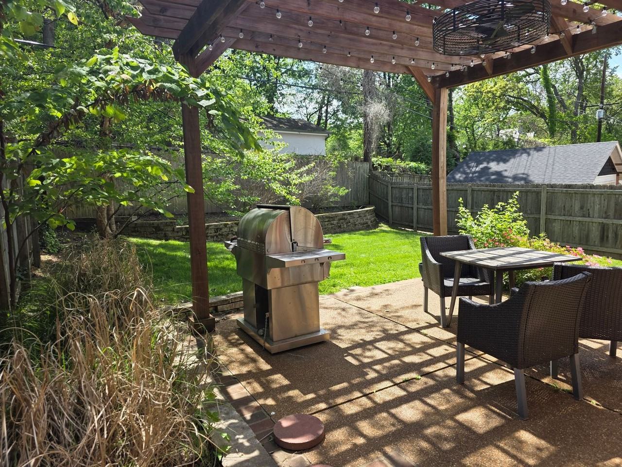 7264 Northmoor Dr - Photo 3 of 26
