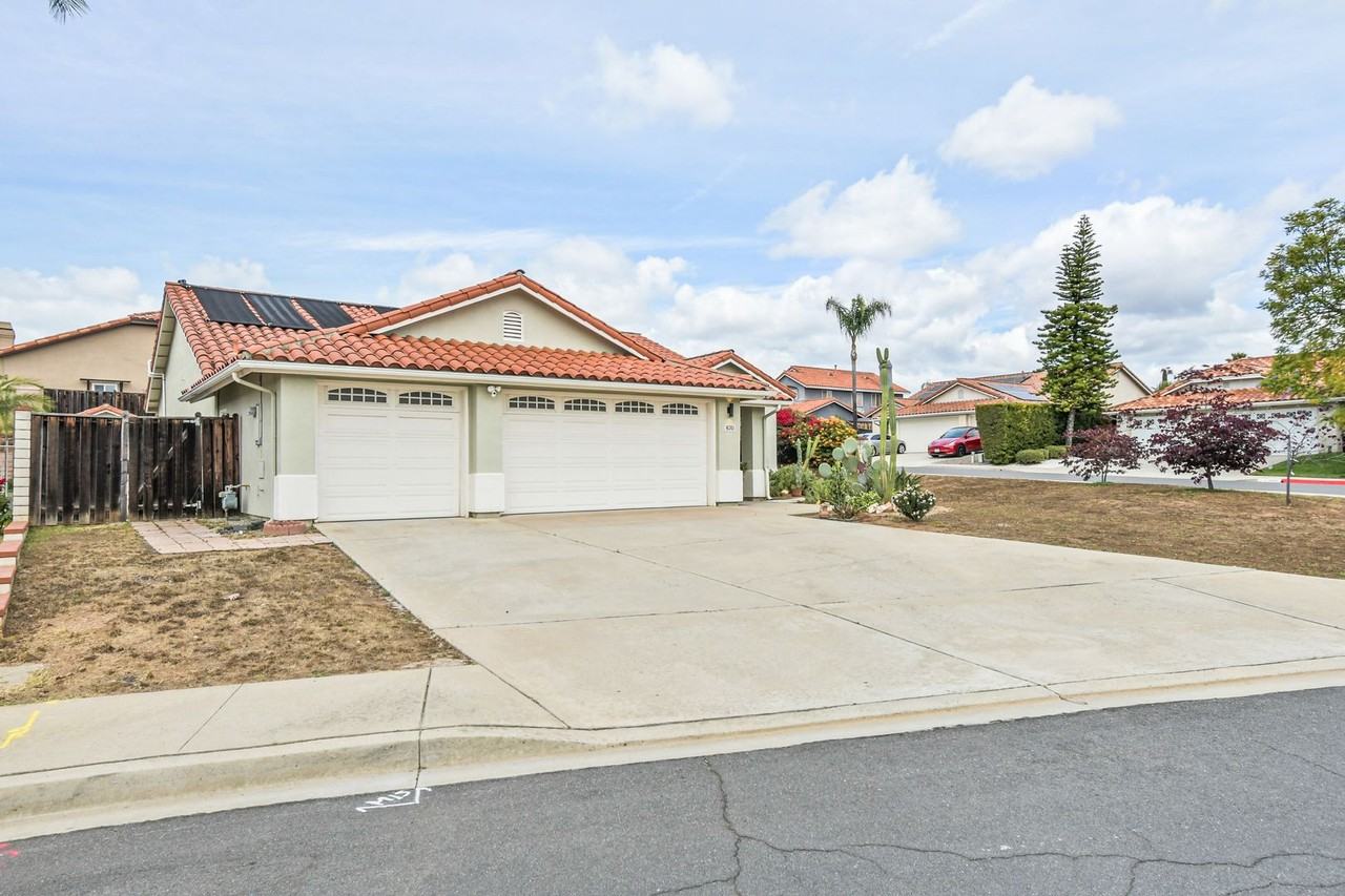 870 Bracero Pl - Photo 3 of 35