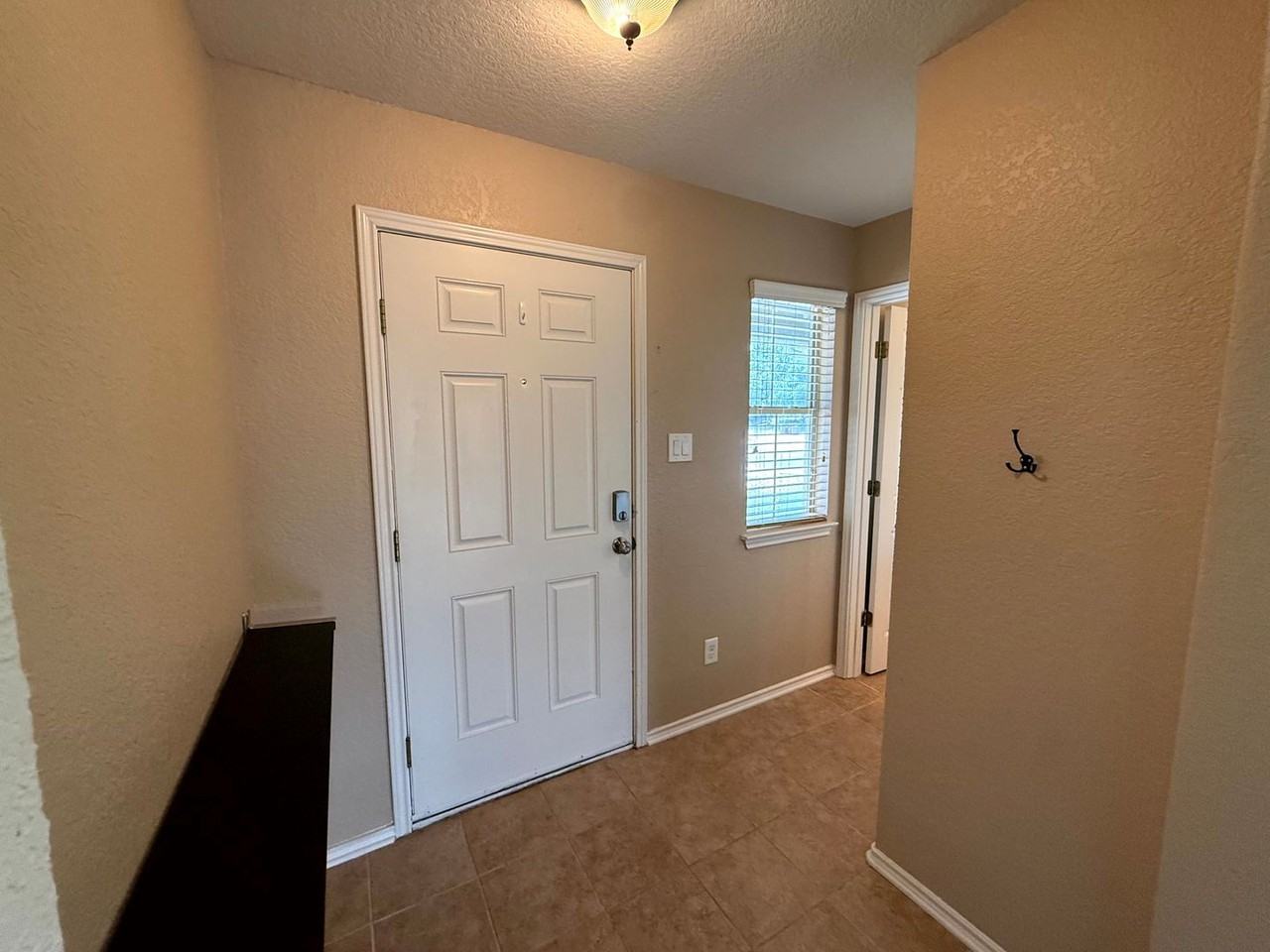15523 Jane Grv - Photo 3 of 32