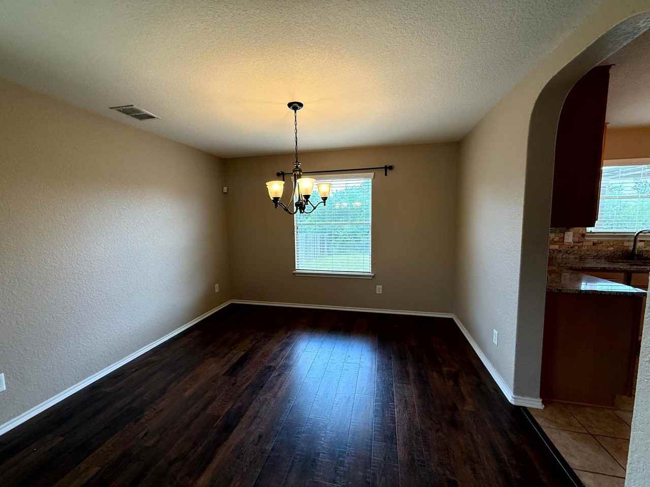 15523 Jane Grv - Photo 7 of 32