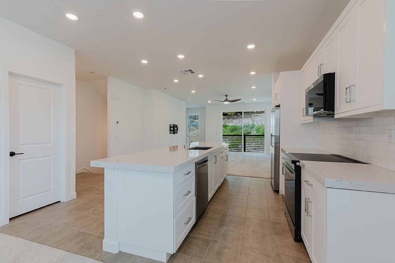 11936 Owen Ln - Photo 4 of 41