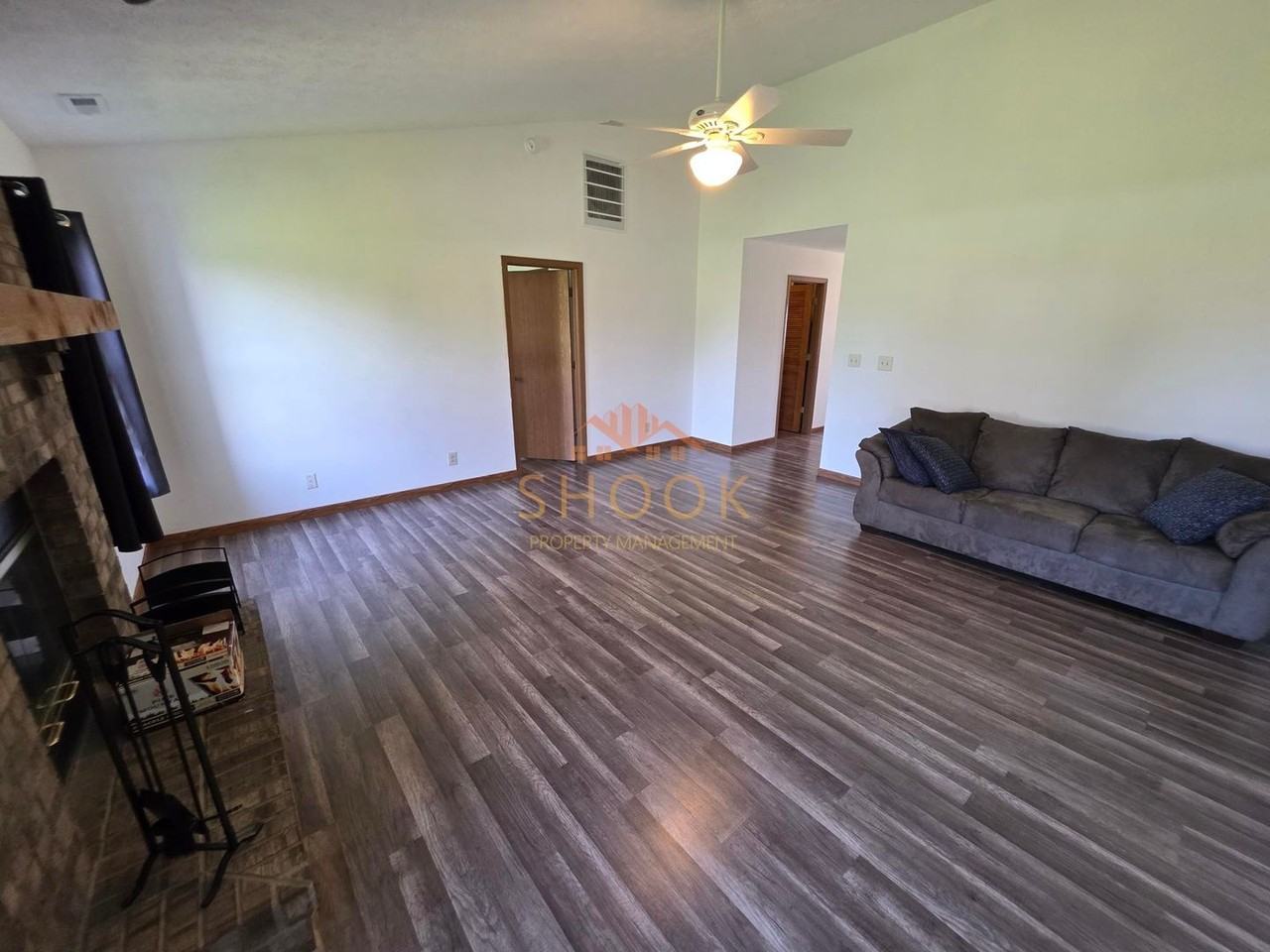 284 Blakely Dr - Photo 3 of 19
