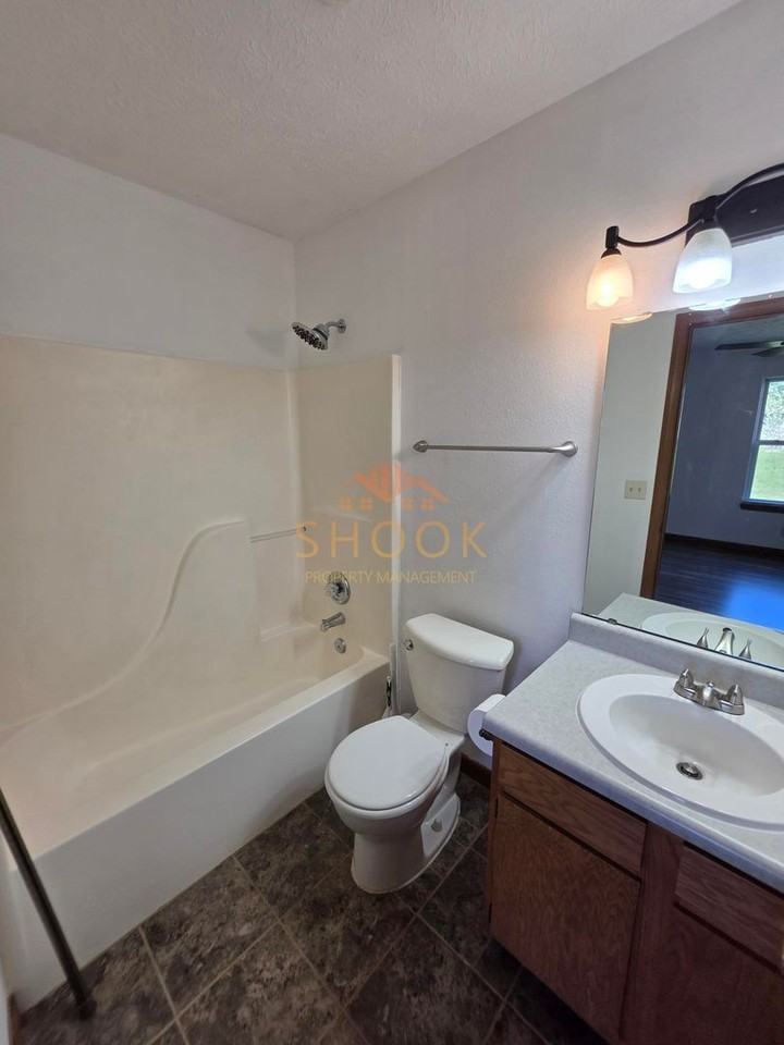284 Blakely Dr - Photo 6 of 19