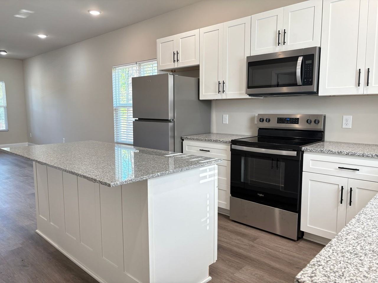 1584 Martin St - Photo 6 of 14
