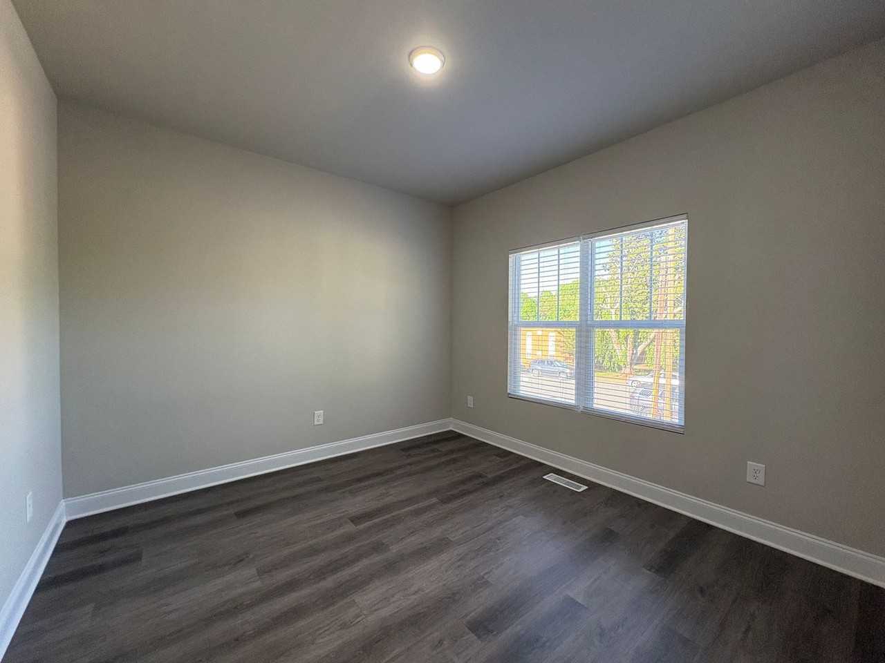 1584 Martin St - Photo 7 of 14