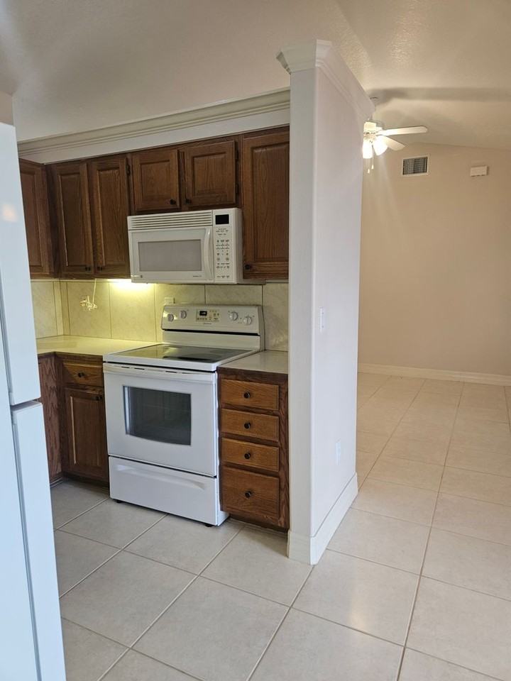 511 Palmetto Dr Ne - Photo 6 of 36