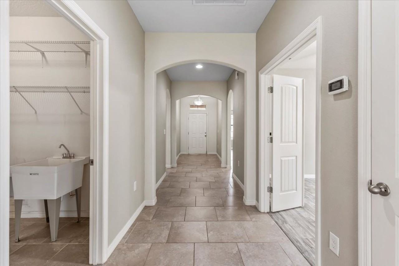 205 Birkdale Dr - Photo 2 of 37