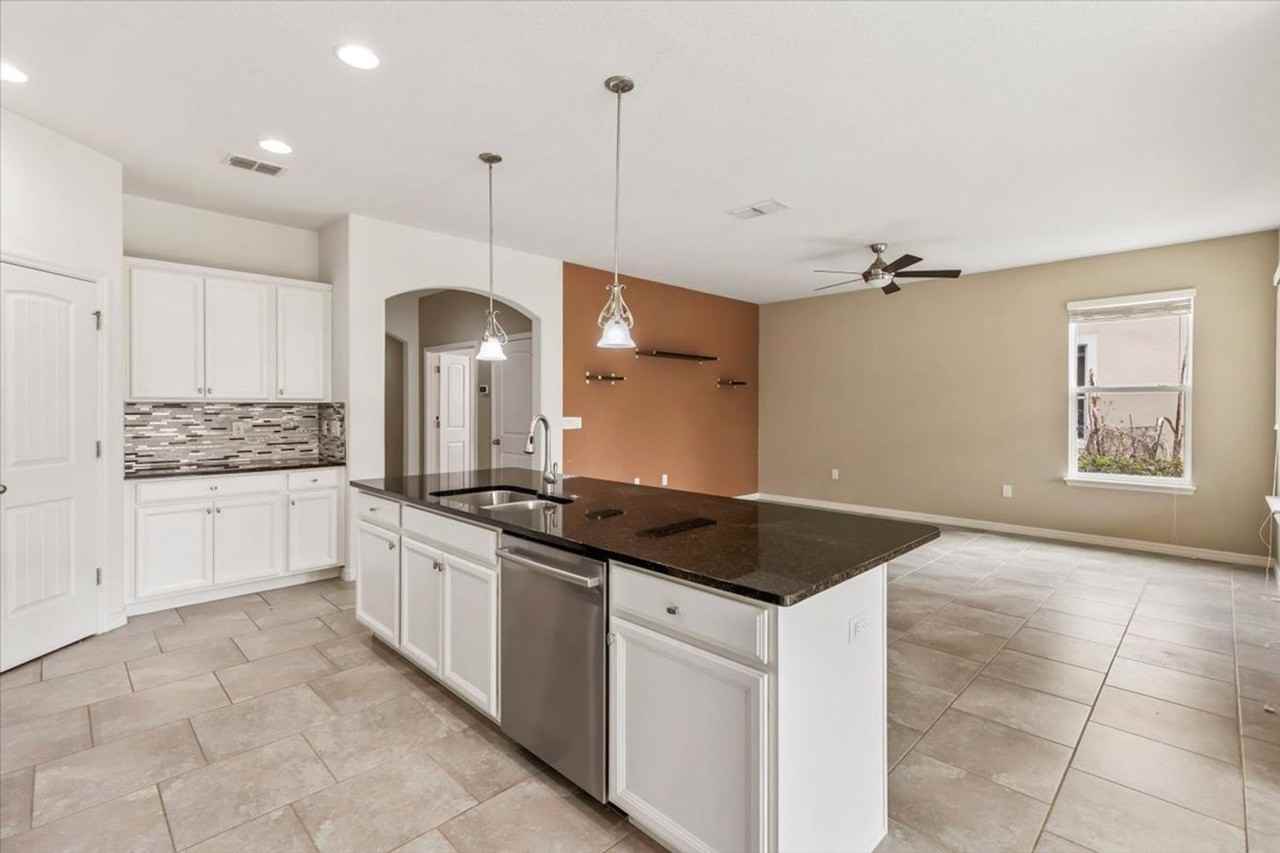 205 Birkdale Dr - Photo 6 of 37