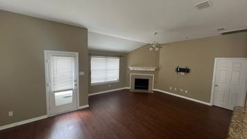 featured image of 409 Lois Ln