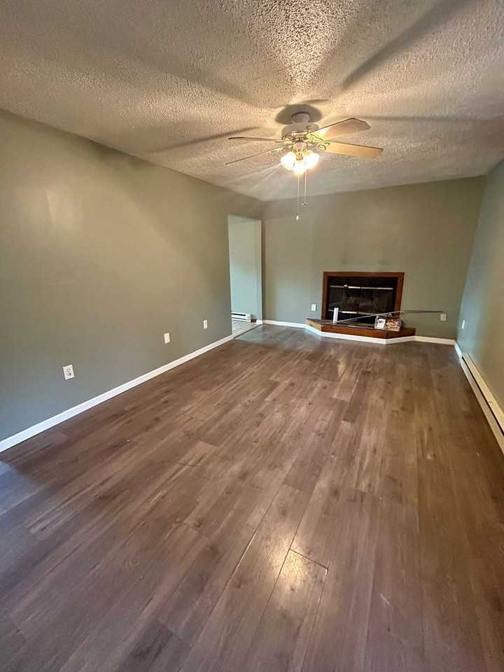 5081 Pine Ridge Rd N - Photo 4 of 10