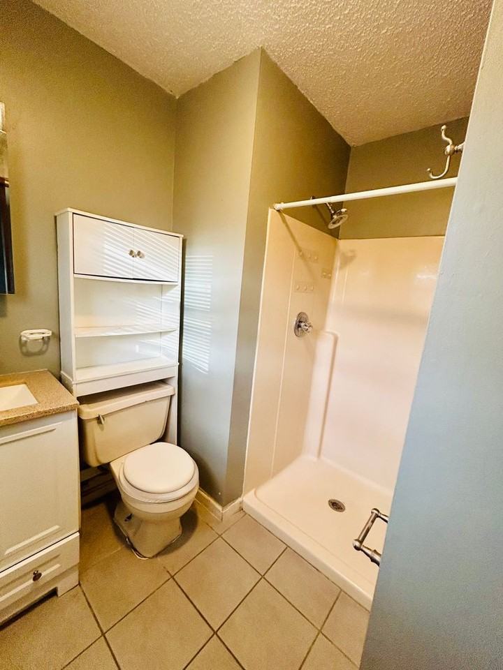5081 Pine Ridge Rd N - Photo 7 of 10