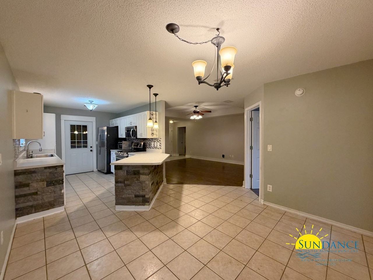 46 Kathleen Dr - Photo 4 of 26
